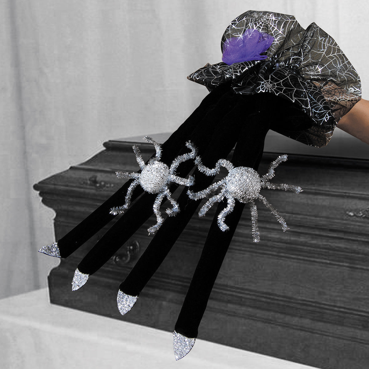 Velvet Spider Glove