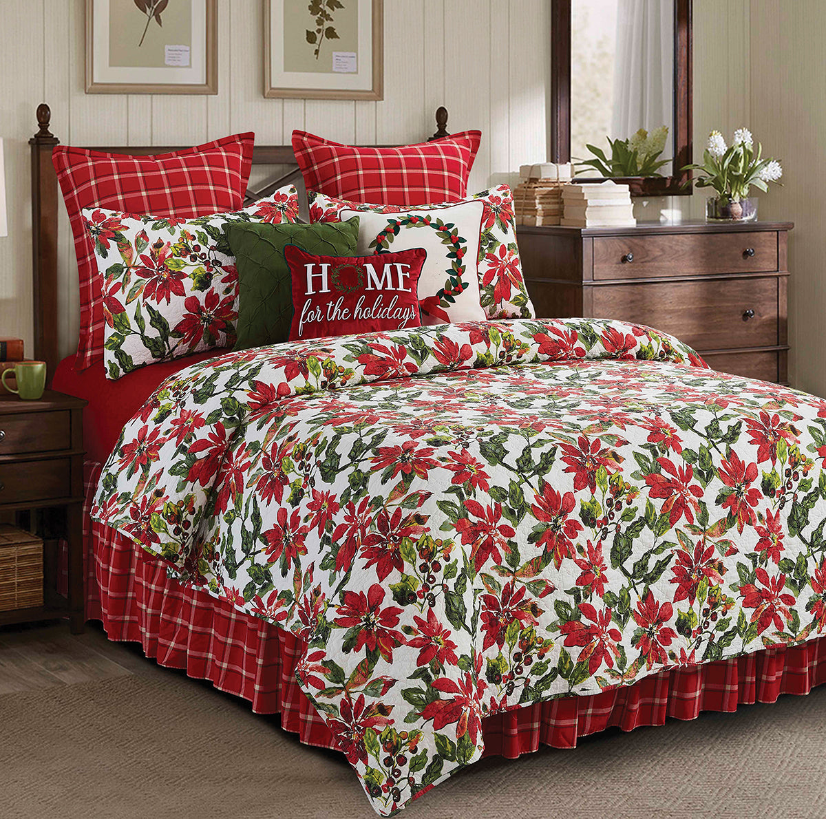 Poinsettia Berries Quilt Set