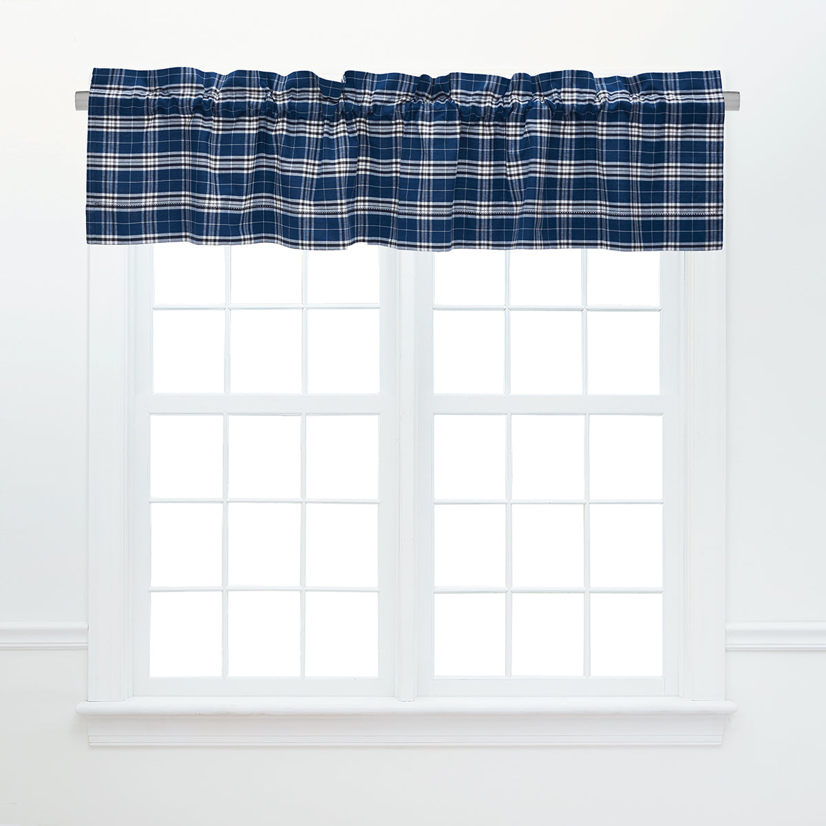 Max Plaid Navy Valance