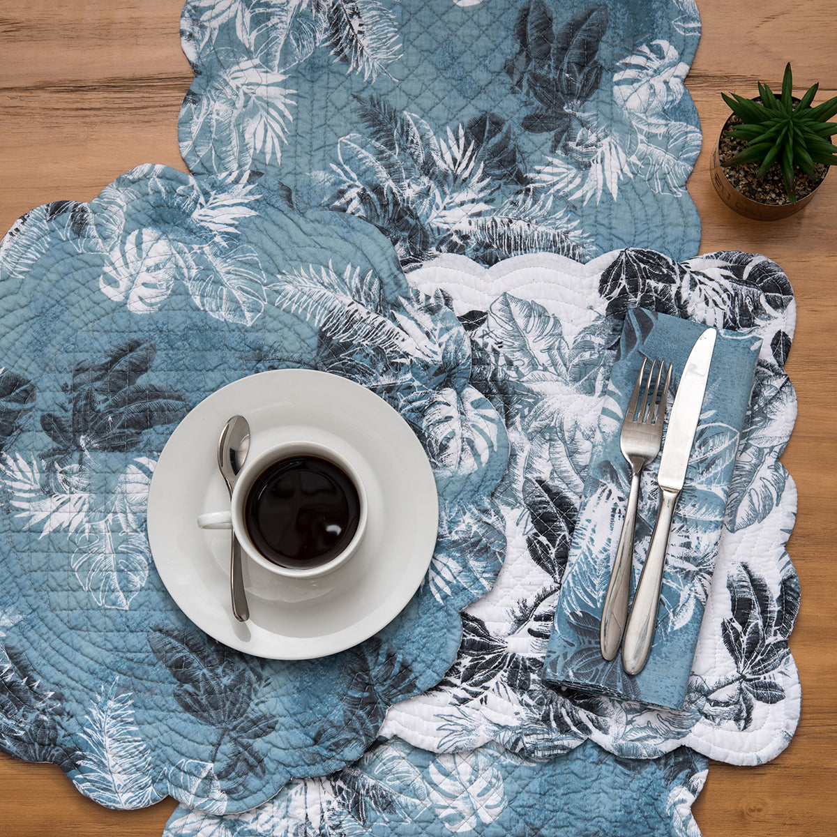 Bruno Palms Table Linens