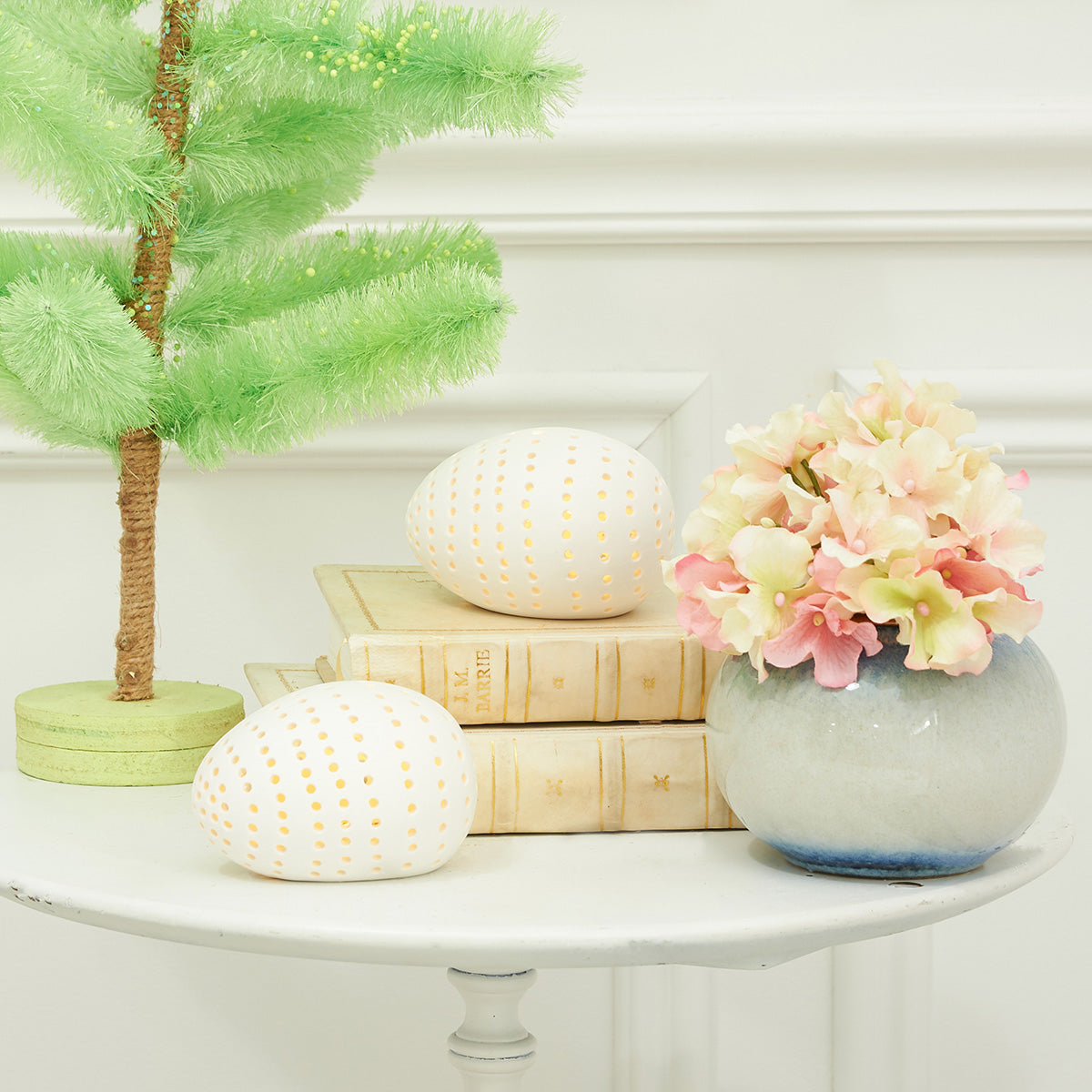 Large Luminous Egg LED Figurine