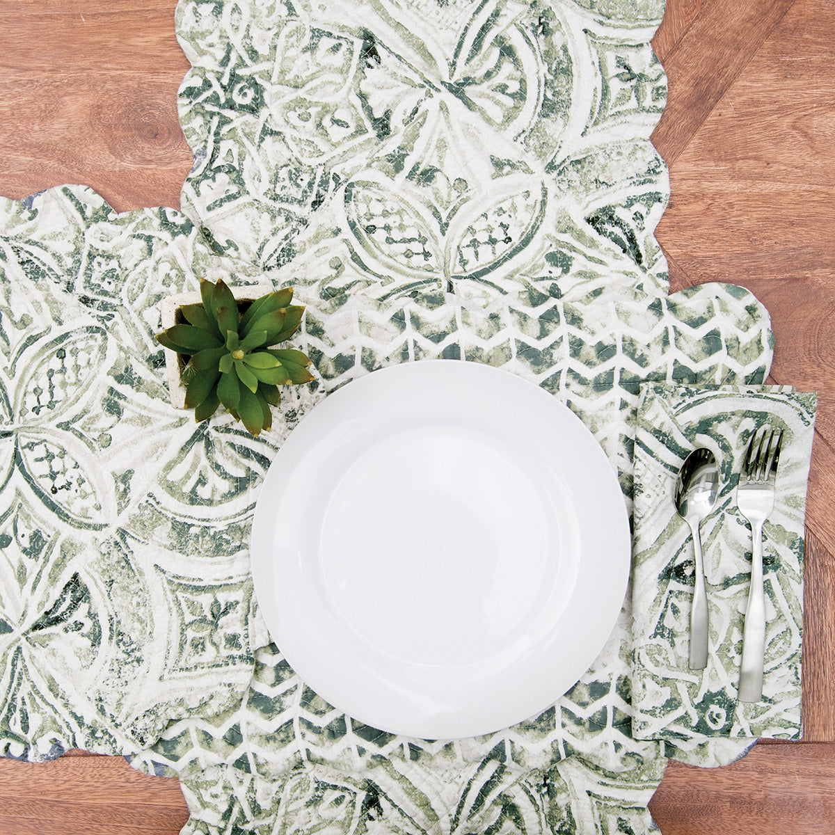 Irina Table Linens