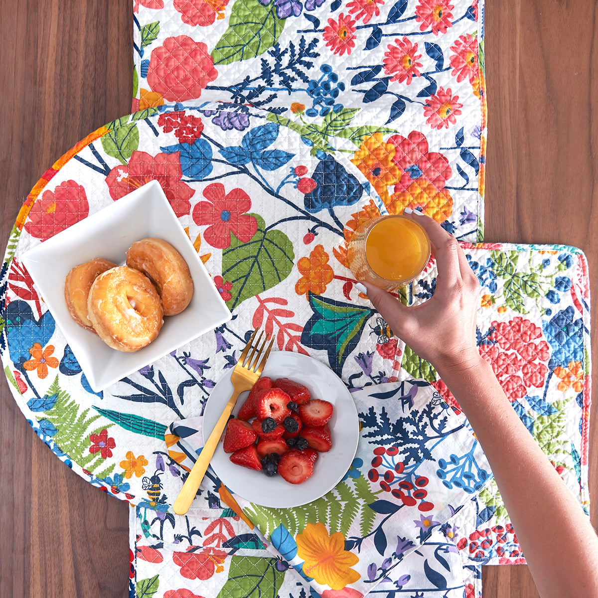 Quinn Table Linens